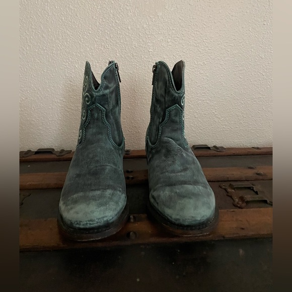 Independent Boot Company Darcy Turquoise Booties size 7 GC - Picture 5 of 14